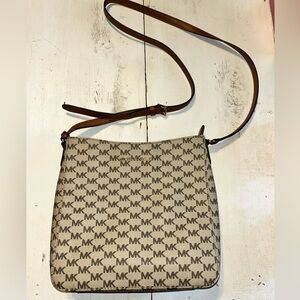 MICHAEL KORS CROSSBODY